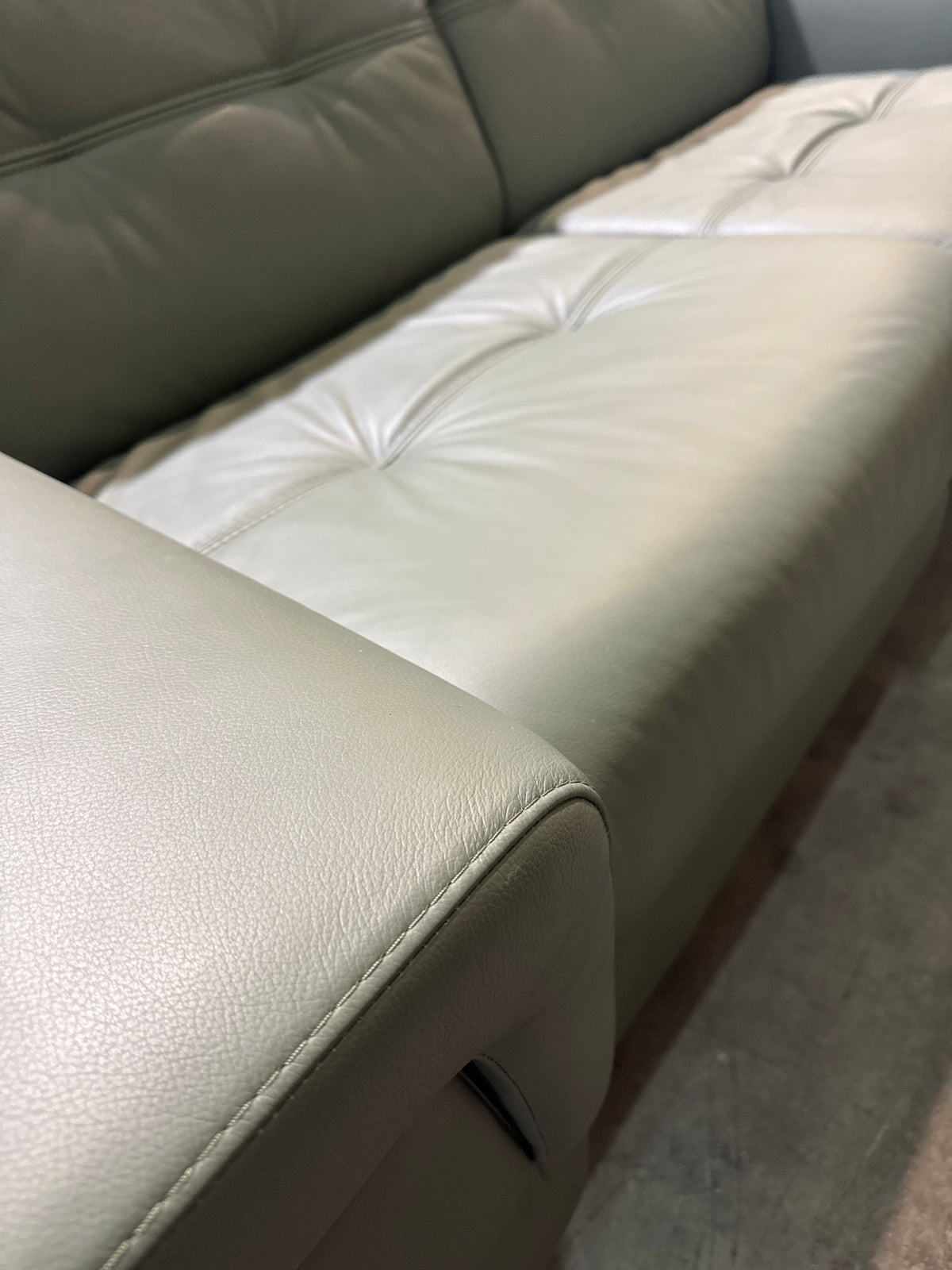 Stressless, Двуместен зелен диван от естествена кожа
